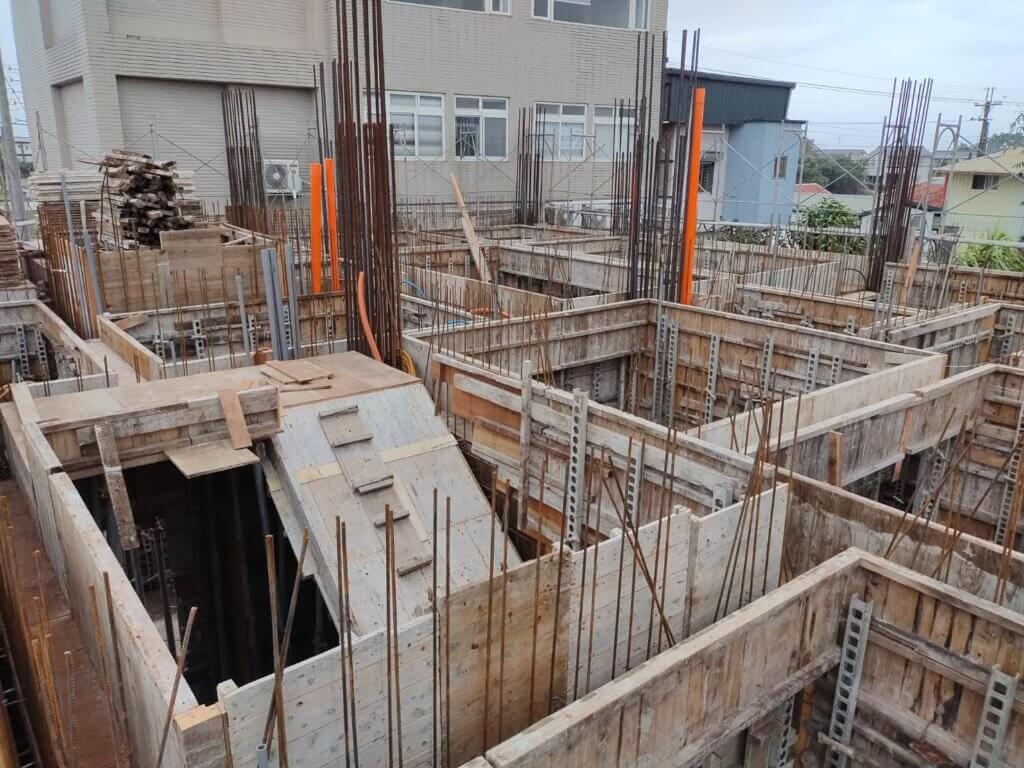 2021_01月25日_1F內牆及1F頂版模板組立 2