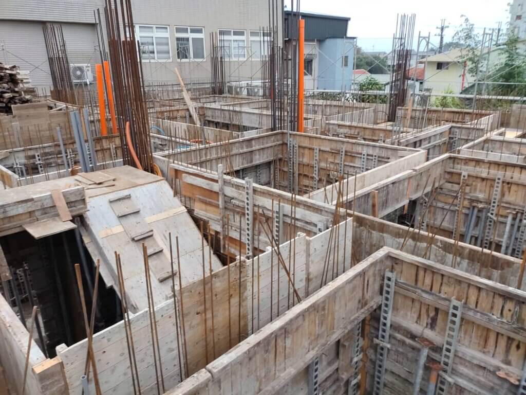 2021_01月25日_1F內牆及1F頂版模板組立 1