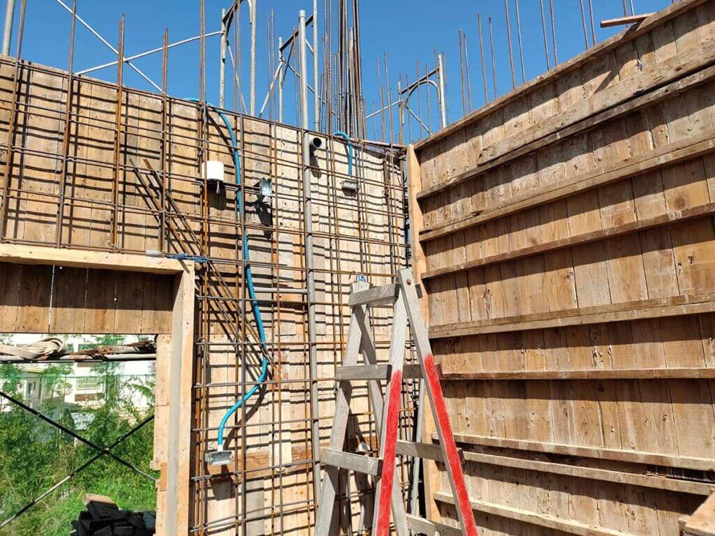 2021_02月22日_A_2F牆鋼筋綁紮及水電管線配置 1