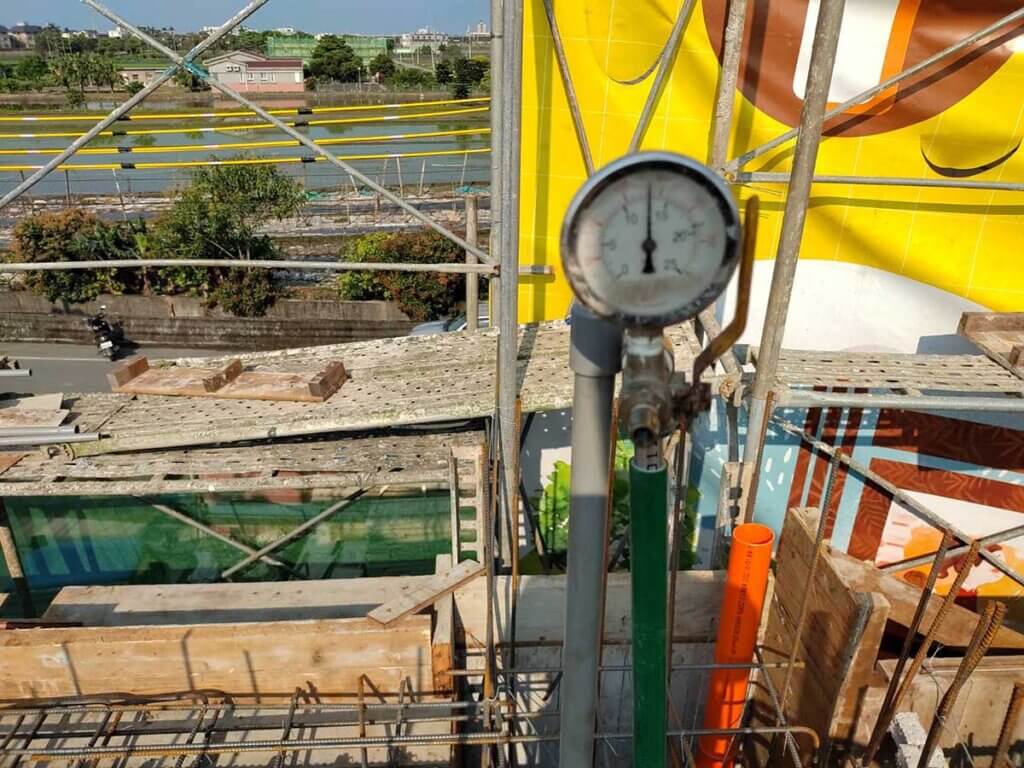 2021_03月12日_B_2F頂版冷熱水試壓及樓板清潔 1