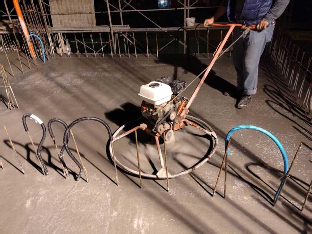 2021_03月13日_A_2F頂版混凝土澆築及地坪粉光刷毛 4