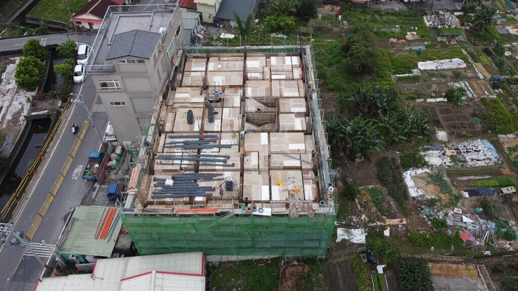 2021_04月09日_A_ 3F頂板模板組立完成與水電管線放樣施作完成_3F梁版鋼筋吊運完成 5